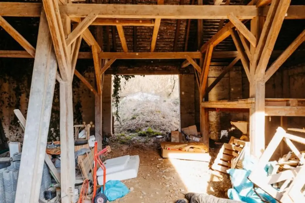 Verträumtes Bauernhaus neu adaptiert (2013) mit Toreinfahrt, Pool, Stadel und Schuppen