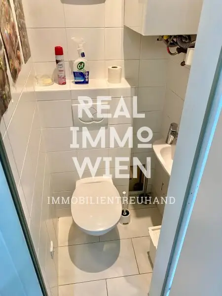 Hervorragende Anlage 5 Zimmer WG mit Stil im Gründerzeithaus