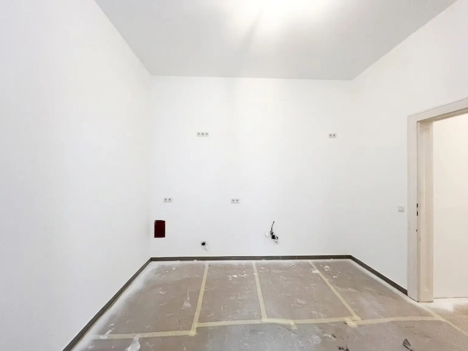 UNBEFRISTET und in Renovierung: Großzügige, stilvolle Altbauwohnung in Top Lage