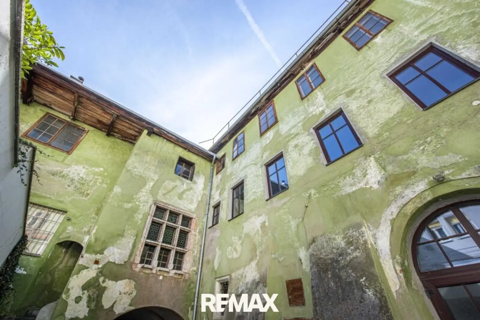 9teiliges gotisches Fenster