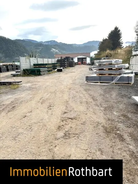 Grundstück mit Lagerfläche, Containern und Parkplätzen!