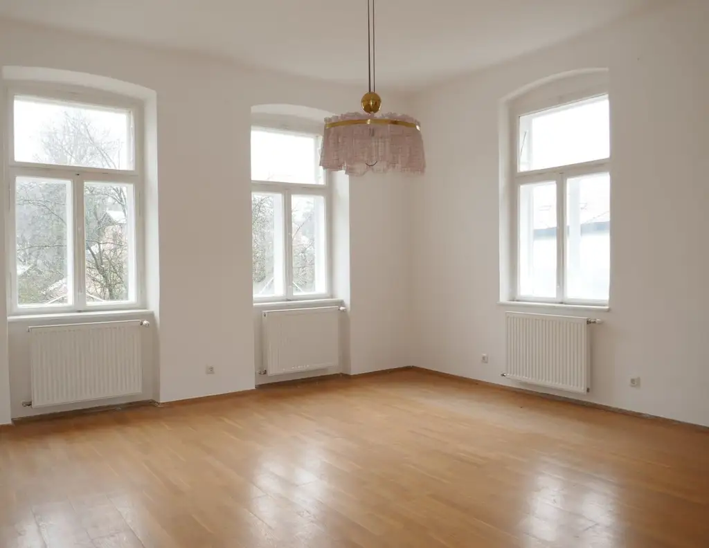 Wunderschönes Grundstück mit kleinem Zinshaus im Ortskern von Weissenbach an der Triesting!