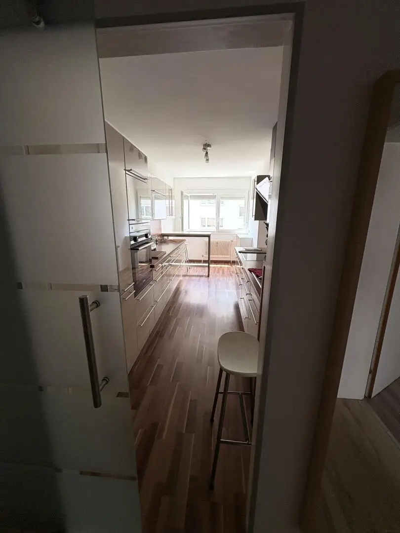 WG geeignet- großzügige 4 Zimmer-Mietwohnung mit verglaste Loggia in Geidorf.