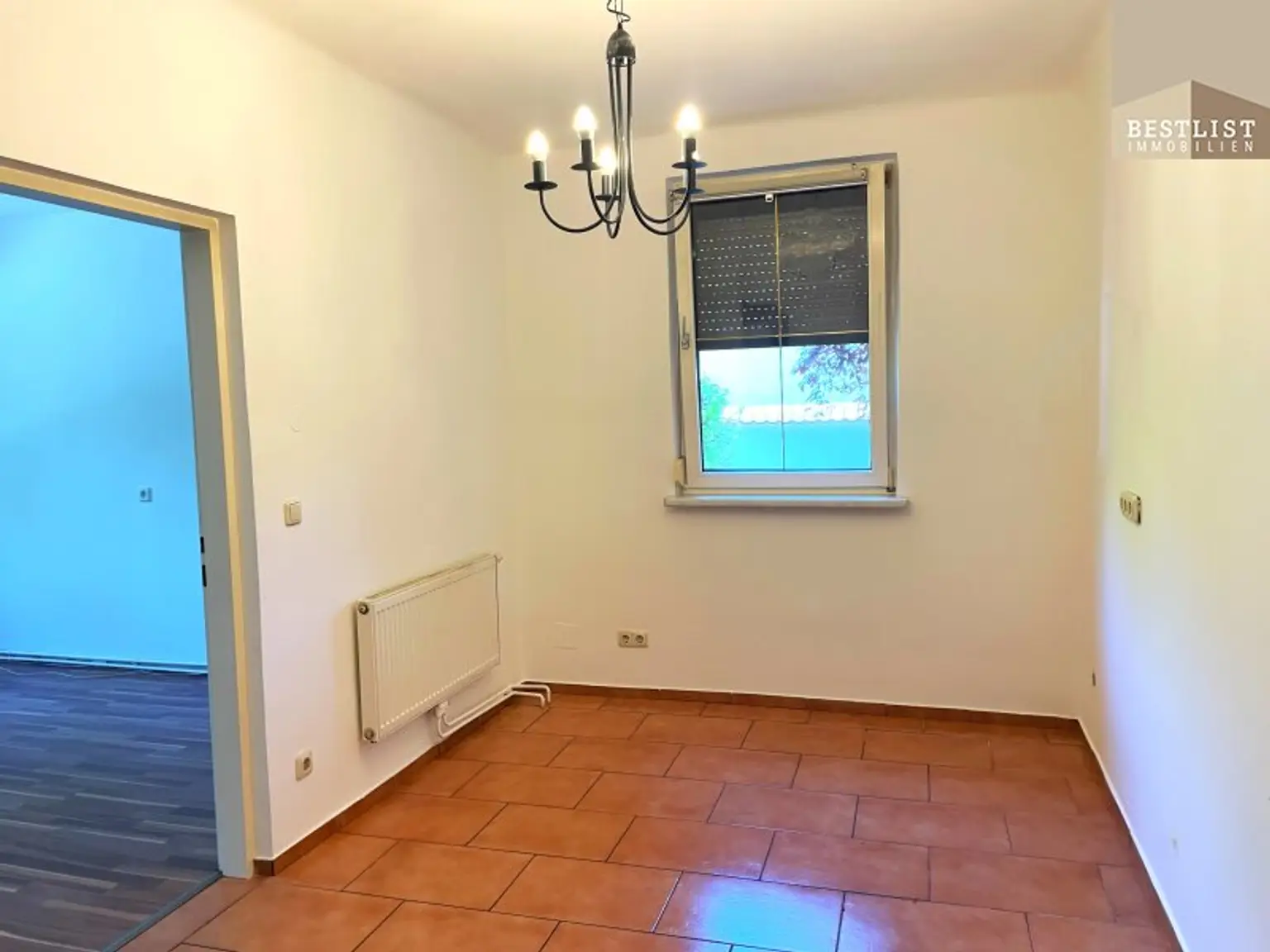 Kleines ausbaufähiges Haus mit uneinsichtigem großem Garten