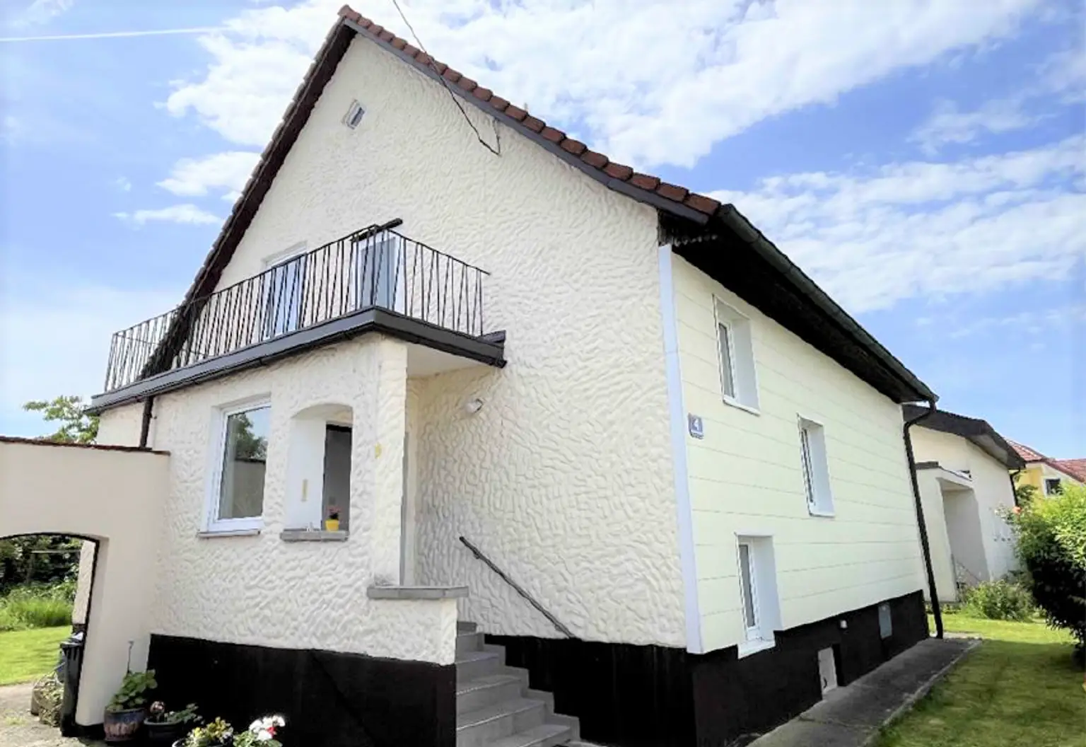 SEHR GEPFLEGTES HAUS IN SCHÖNER LAGE