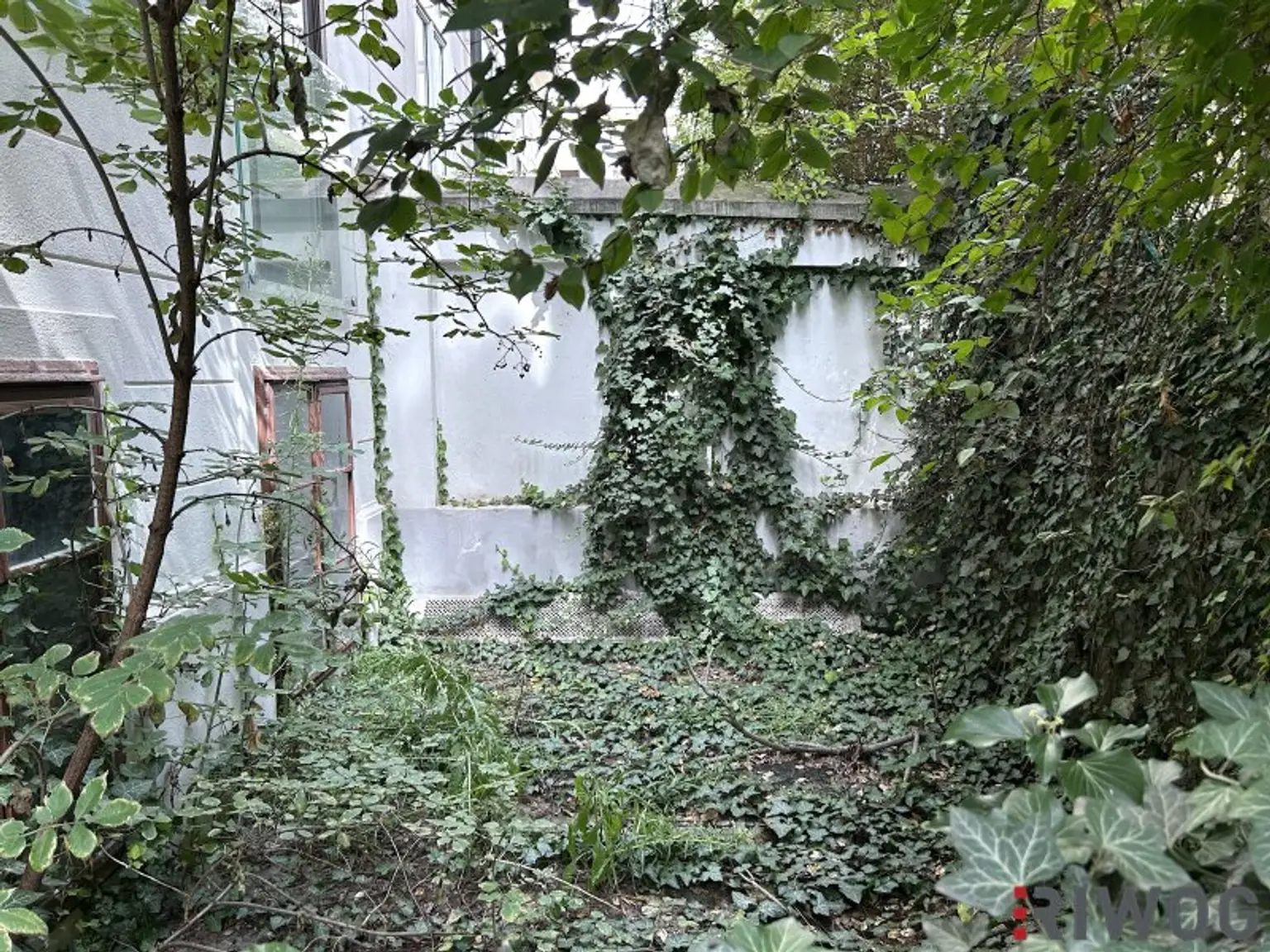 RARITÄT | Gewerbliches Apartment mit baubewilligter Planung | Komplett hofseitig | In Gehweite zum 1. Bezirk | Repräsentatives Jahrhundertwendehaus