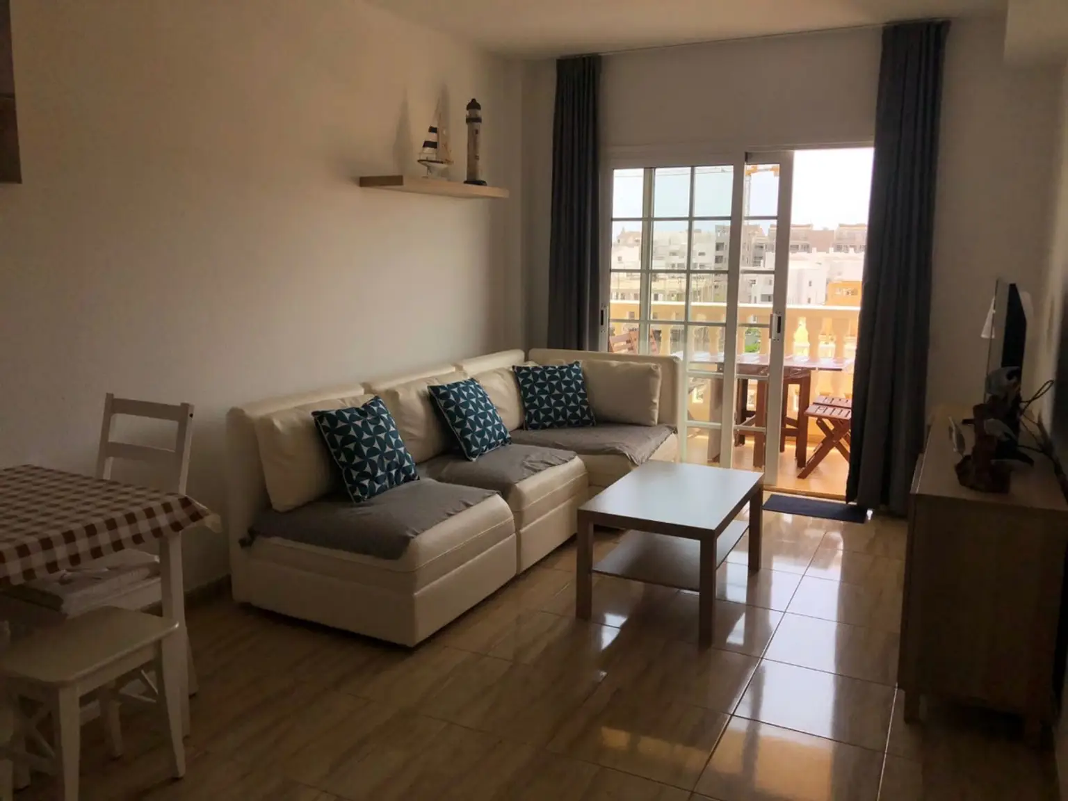 Apartment-Primavera-Salon-Palm-Mar-Tenerife-1