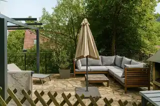 Terrassenbereich_mit_Edelstahlgriller_für_das_2__Obergeschoss