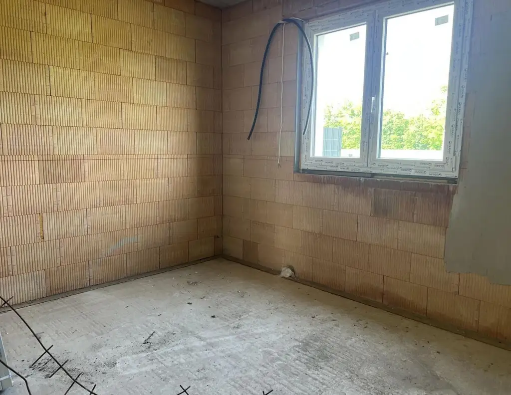 Bungalow, 4 Zimmer, 2 Kfz Stellplätze, Seezugang, Fertigstellungsarbeiten nötig