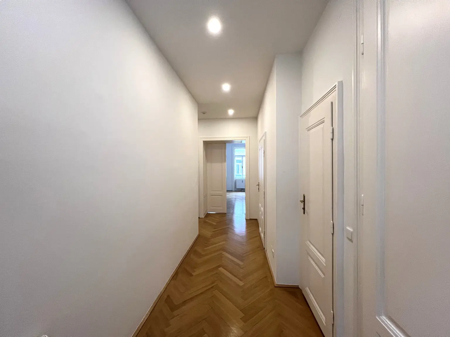 Unbefristet: Stilvolle, ruhige Stadtwohnung in zentraler Lage