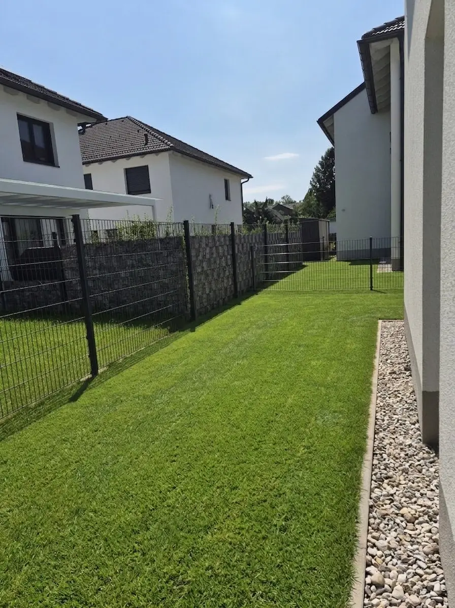 Neubau - Tolle Doppelhaushälfte belagsfertig - Neufelder See schnell erreichbar!