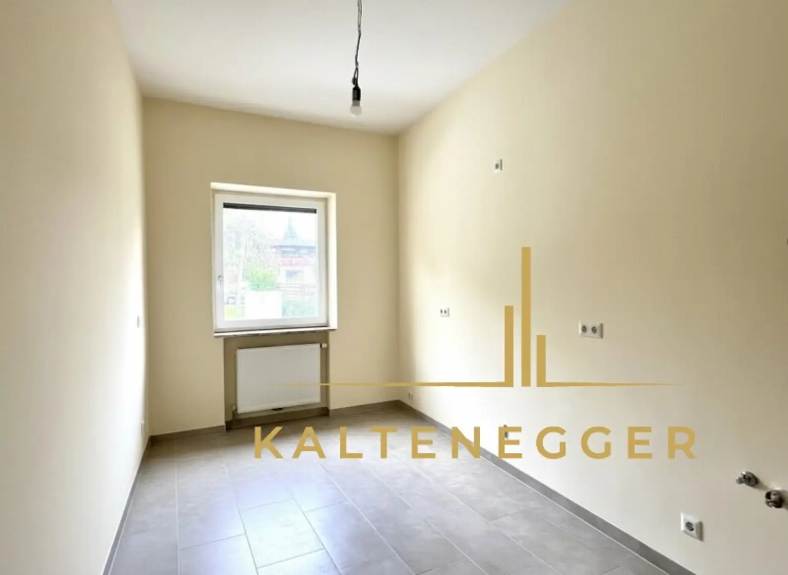 Vösendorf : Büro- und Praxisräume / Zwei sanierte Einheiten