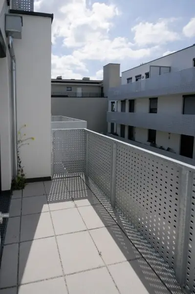 SCHÖNE 2-ZIMMER-WOHNUNG MIT SÜD-BALKON IM ERSTBEZUG