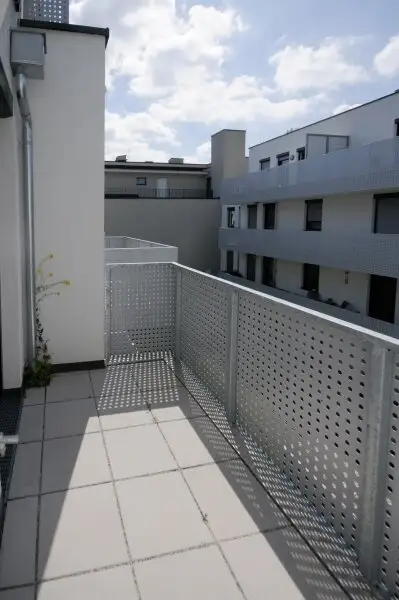 SCHÖNE 2-ZIMMER-WOHNUNG MIT SÜD-BALKON IM ERSTBEZUG