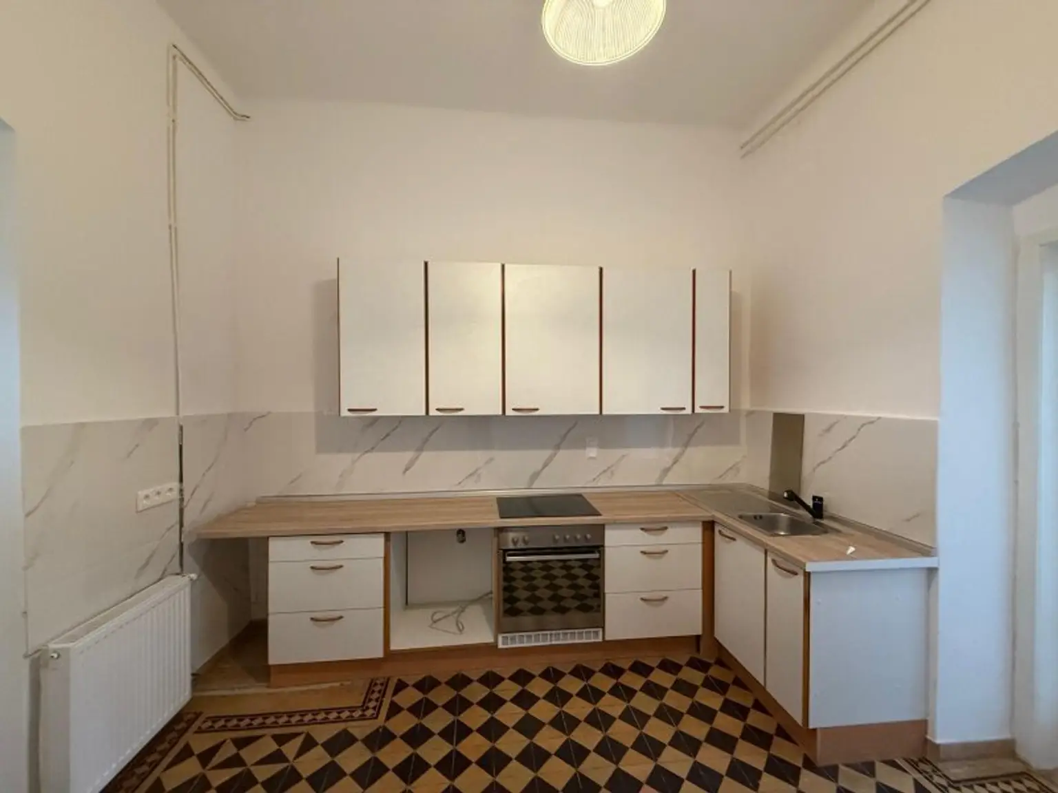 Haus im 23. Bezirk nahe U-Bahn