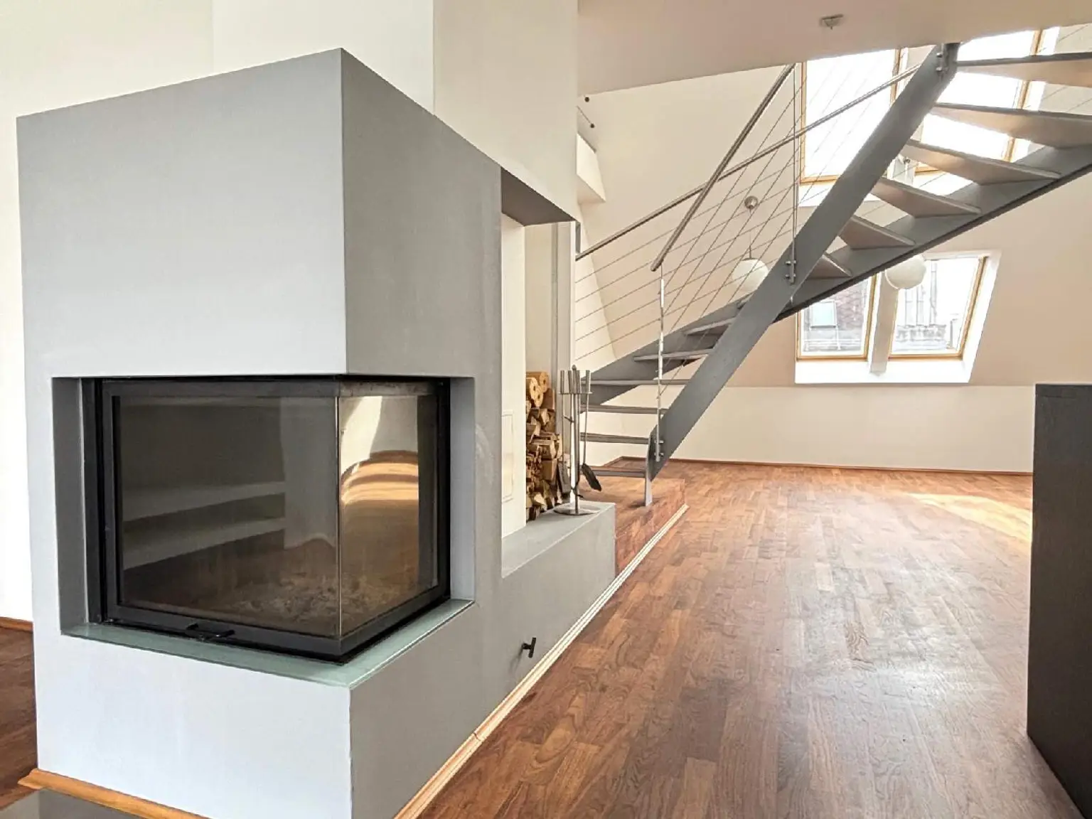 Traumhafte Dachmaisonette mit 2 Terrassen + Dachterrasse - Nähe Arenbergpark