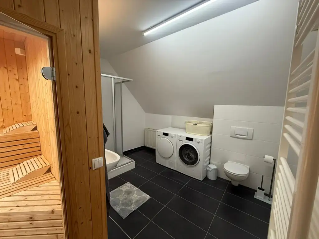 Traumhafte Penthousewohnung als Maisonette mit Dachterrasse und Garage