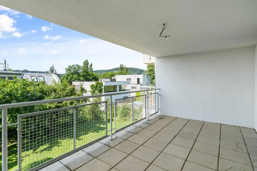 Wohntraum am Schafberg – Lichtdurchflutete Wohnung mit Loggia