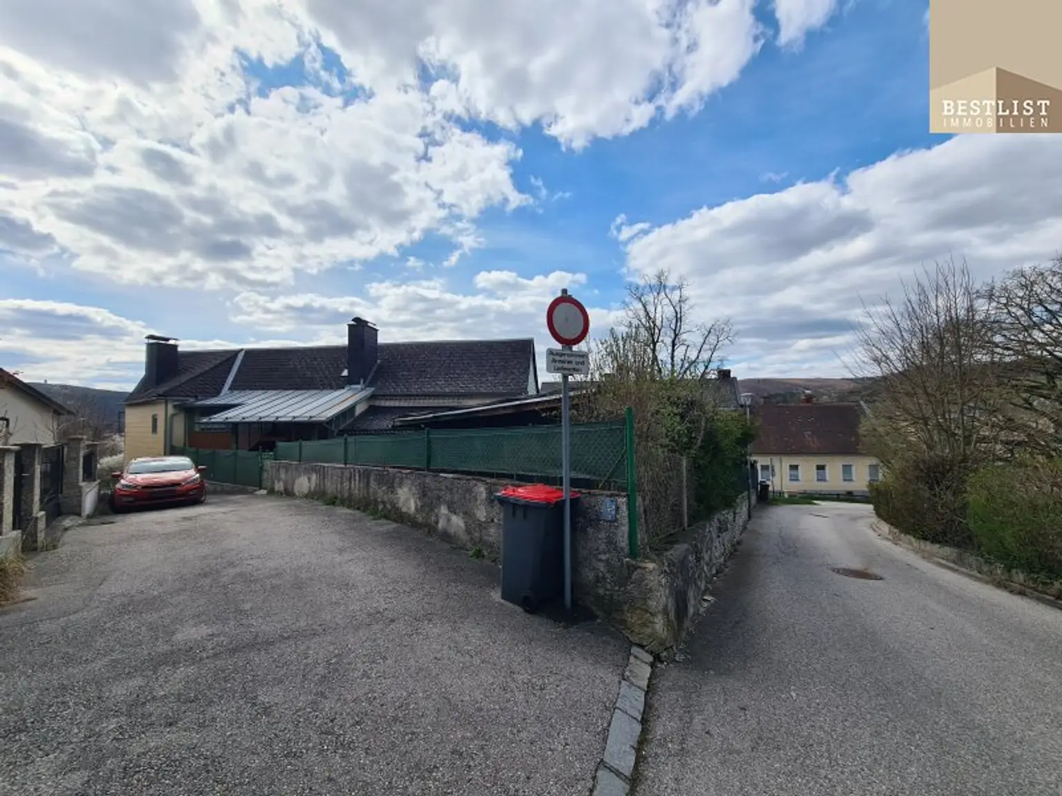 4 Wohnungen - 1 Gebäude - Perfektes Mehrfamilienhaus