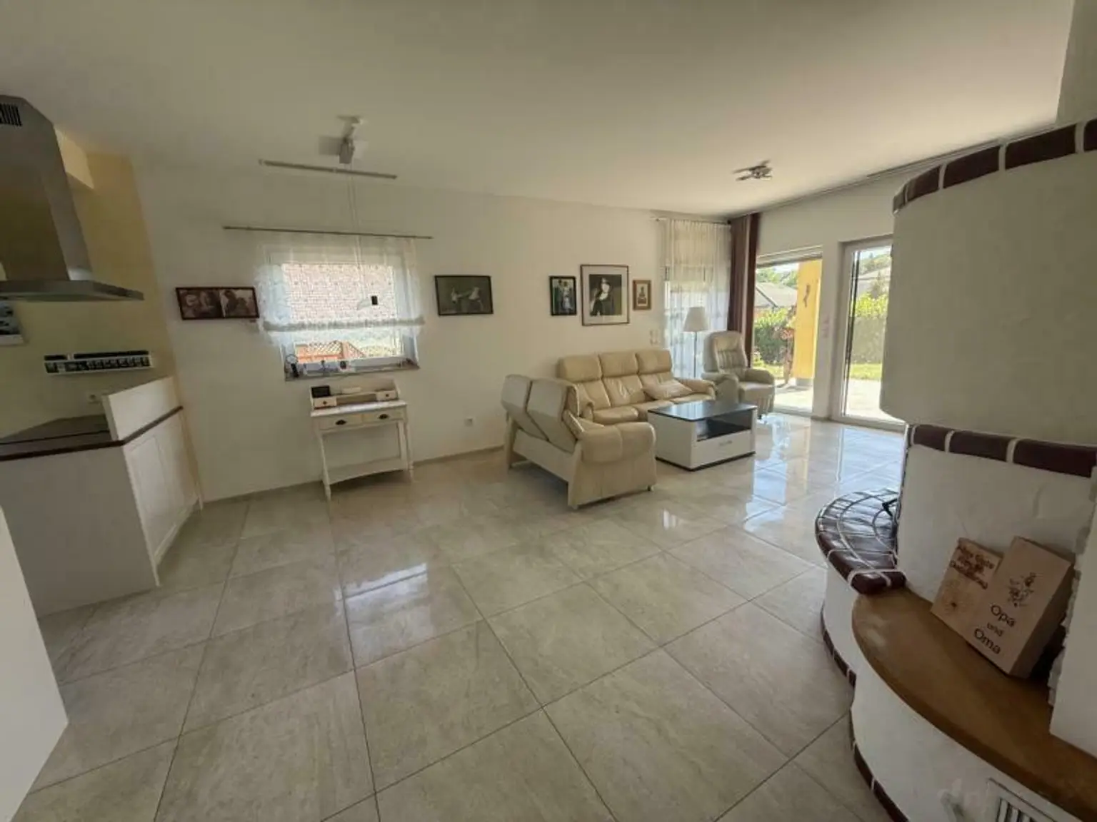 *** Eleganter und stilvoller Bungalow in begehrter Siedlungslage *** unmittelbare Nähe zur Stadt Feldbach ***