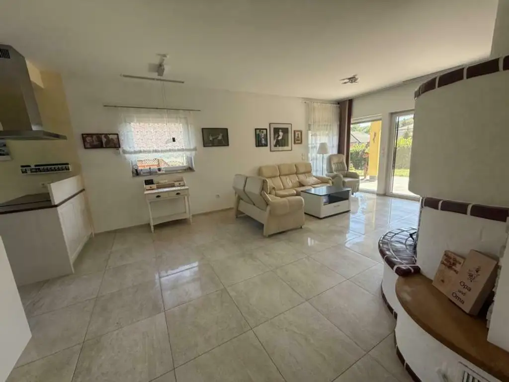 *** Eleganter und stilvoller Bungalow in begehrter Siedlungslage *** unmittelbare Nähe zur Stadt Feldbach ***