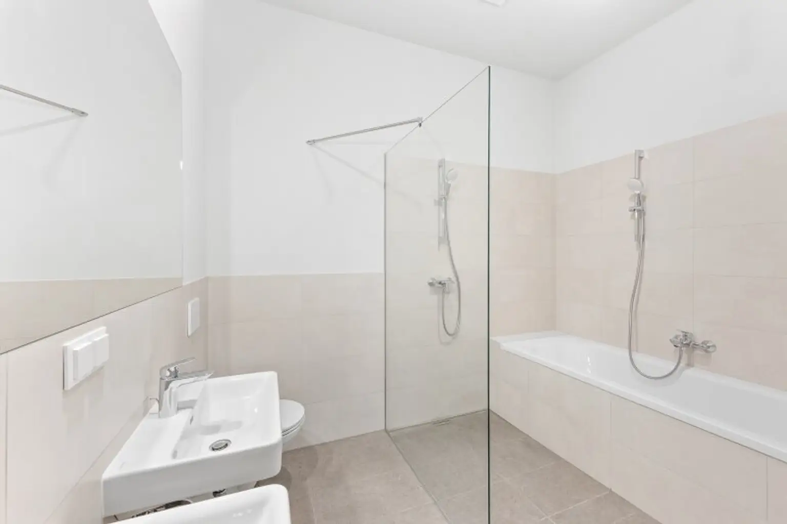 3-Zimmer-Altbaueigentumswohnung in generalsaniertem Altbau mit Balkon