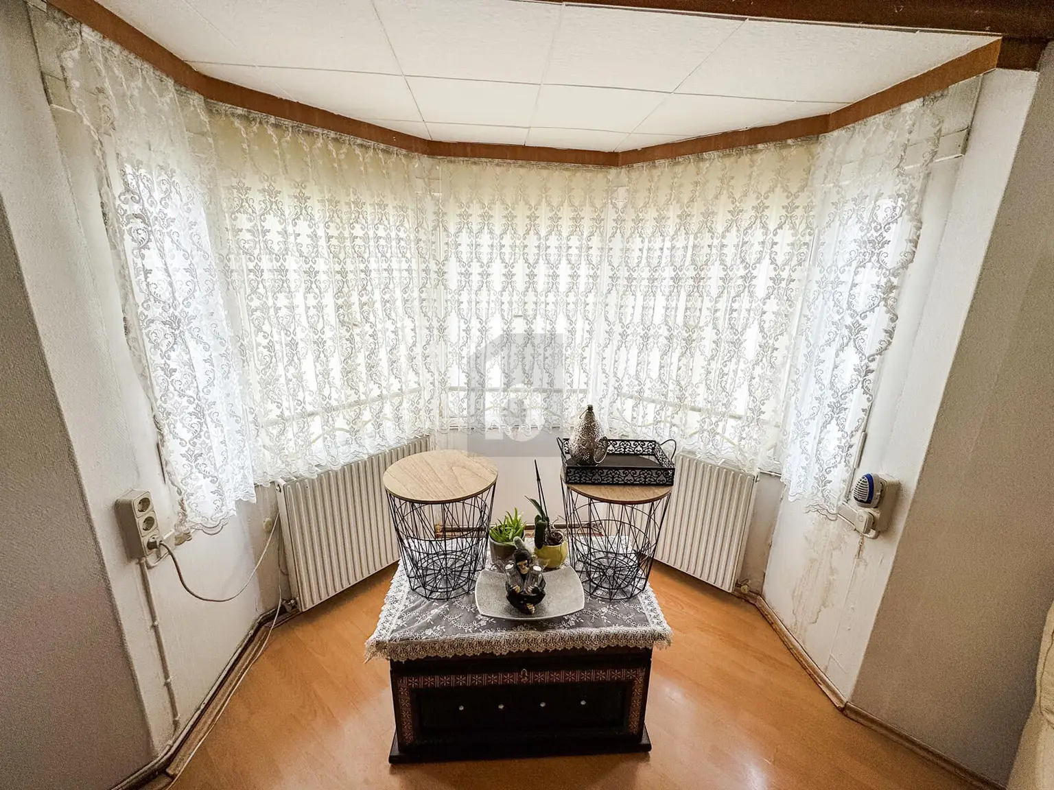 GROßES MEHRFAMILIENHAUS IN GUTER LAGE ZUM TOP PREIS