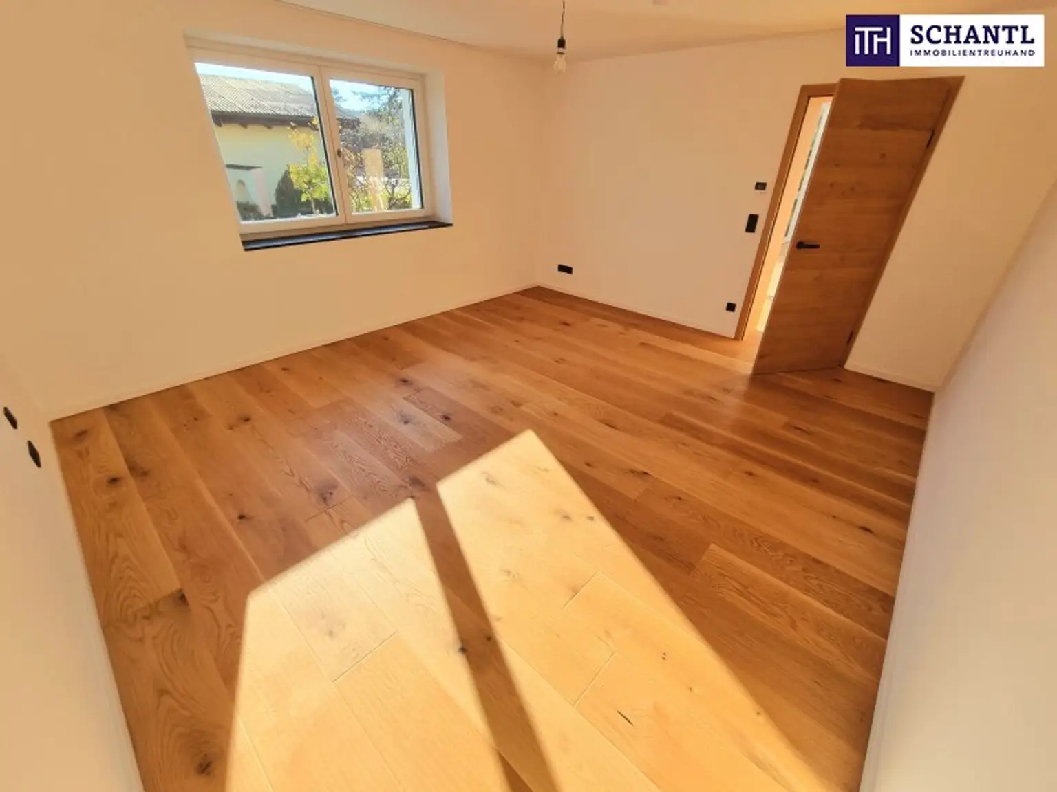 Fantastische 4-Zimmer Gartenwohnung! Mehr Natur. Mehr Ruhe. Mehr Grün. WOW! Riesiger Garten + Herrliche Terrasse + Lichtdurchfluteter Wintergarten + Stellplatz! Jetzt zugreifen!