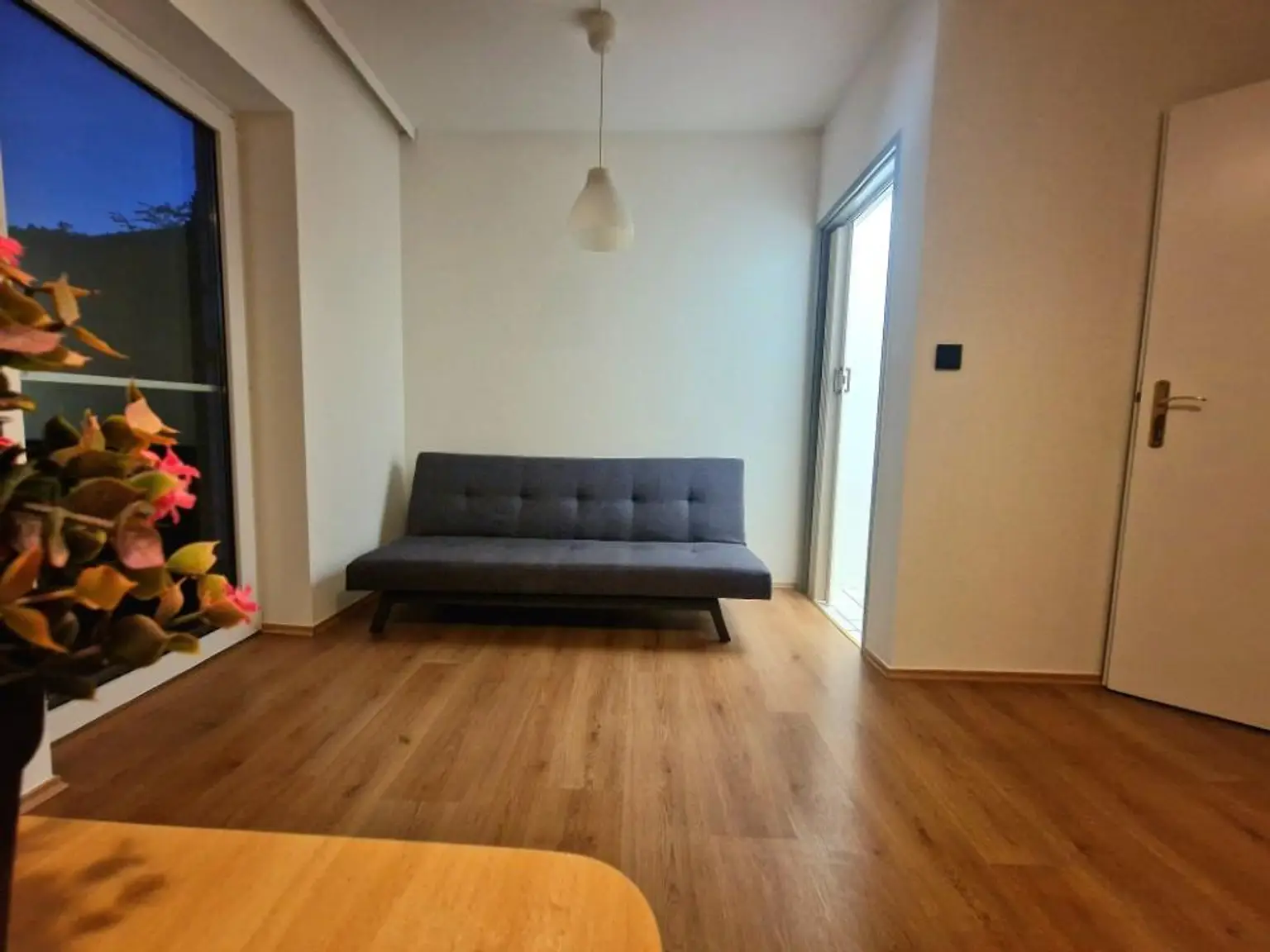 Golfer und Thermenliebhaber aufgepasst! Entzückende ruhige Terrassenwohnung mit Reihenhauscharakter.