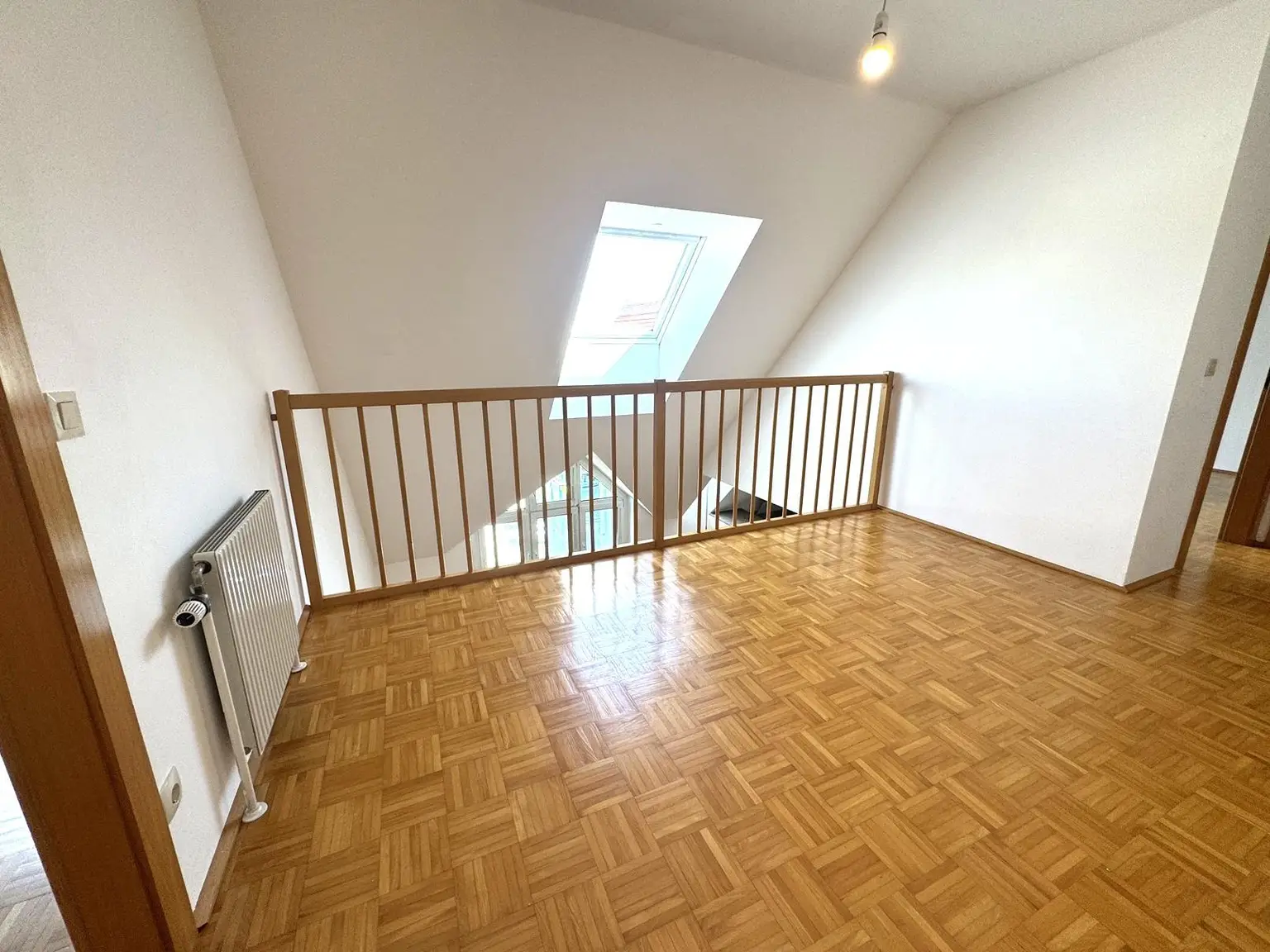 Tolle, offene 4 1/2 Zimmer Familien-Maisonette - 2 Garagenplätze bei der Fußgängerzone Mödling!