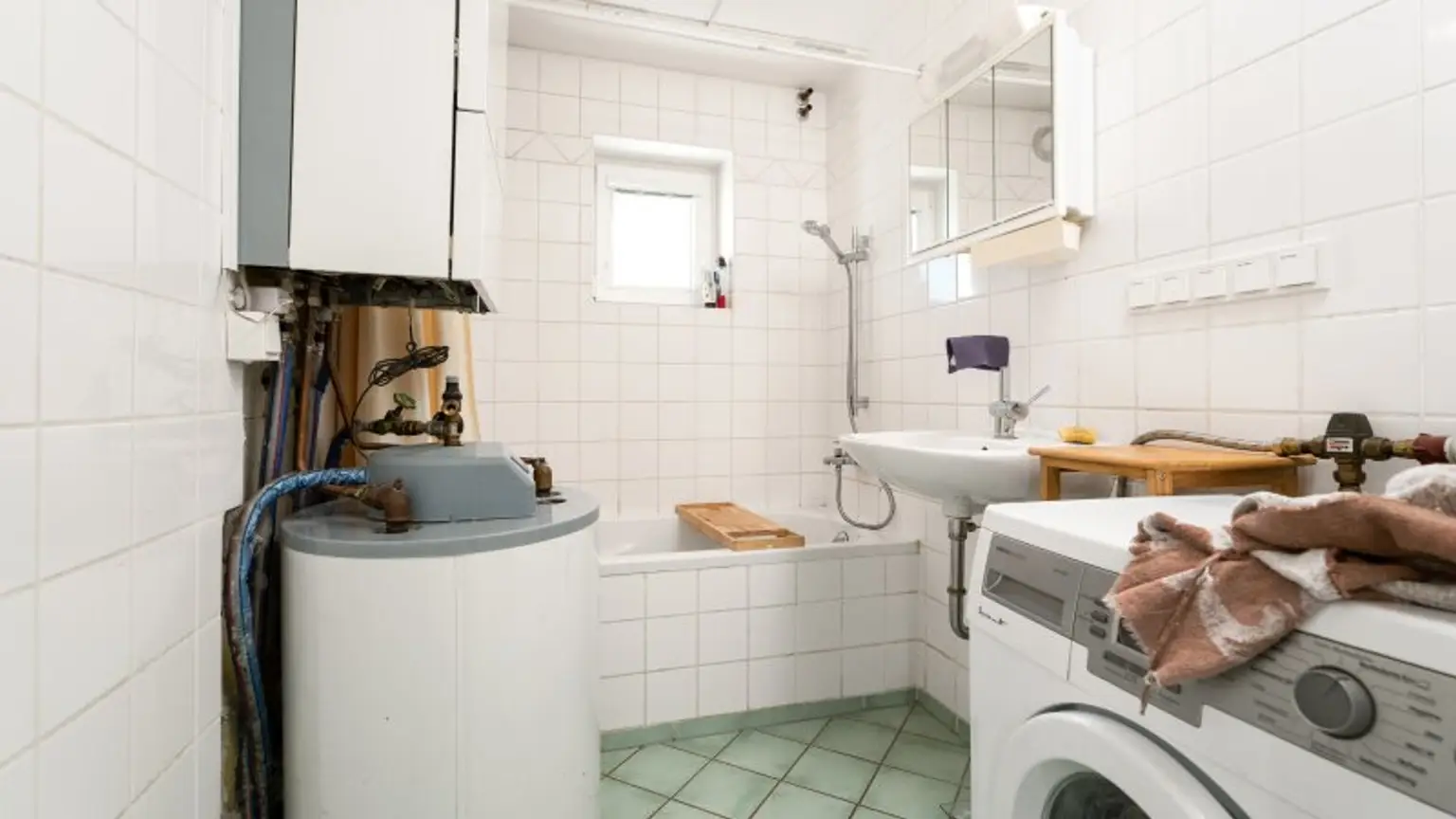 Badezimmer mit Badewanne