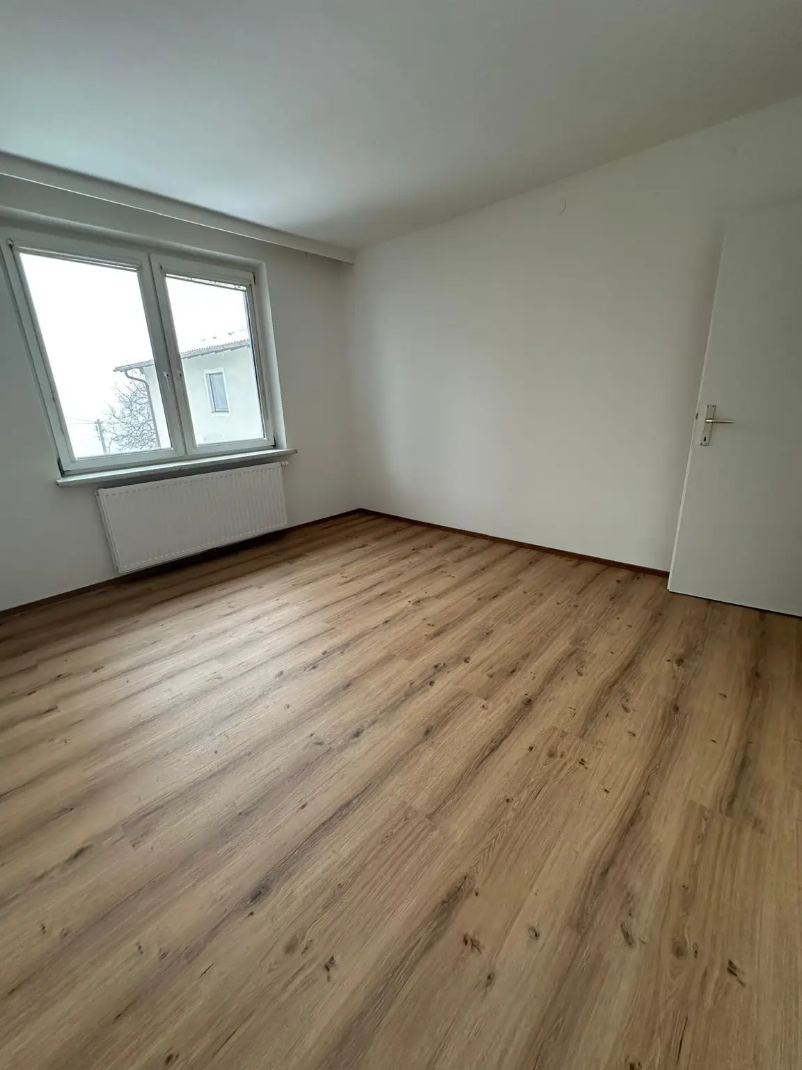 ###ERSTBEZUG###Exklusives Wohnerlebnis am Römerberg – Ruhe, Natur & Stadtnähe in Baden