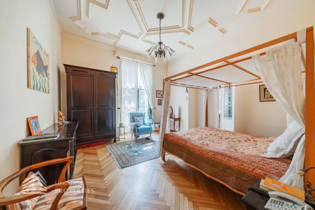 Luxuriöser 14- Zimmer Wohntraum mit Dachterrasse und Pool, Nähe Wilhelminenschloss