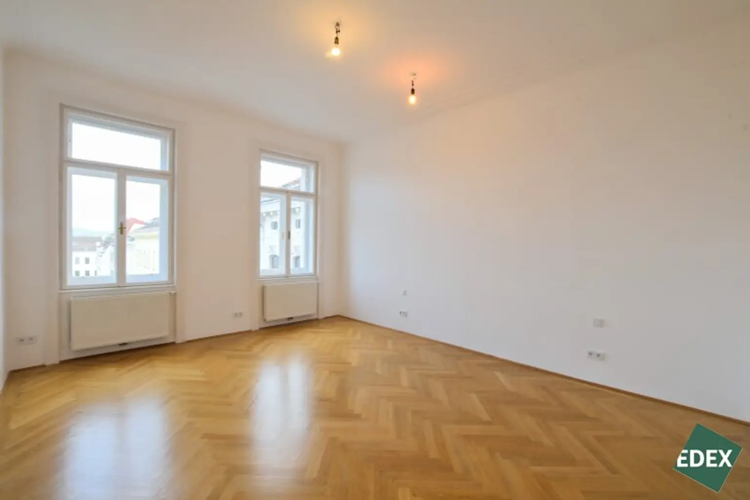 6-Zimmer Altbauwohnung mit Balkon und Klimaanlage in attraktiver Lage des 7. Bezirks