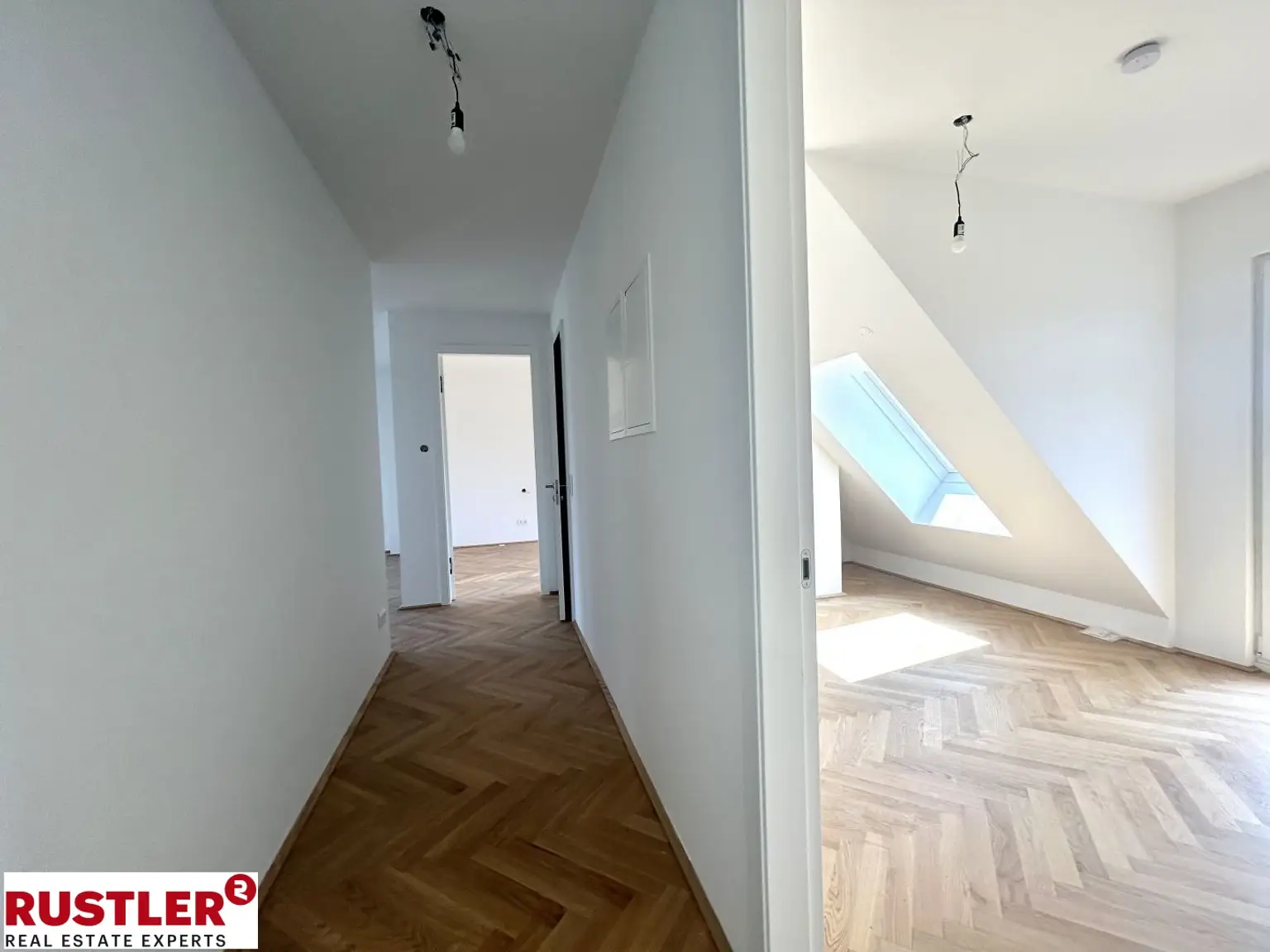 Exklusive Dachgeschosswohnung in Grünruhelage - zu verkaufen
