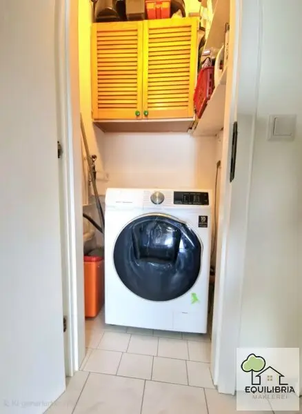 HELLE 3-ZIMMER-WOHNUNG (77m²) MIT LOGGIA UND FERNBLICK