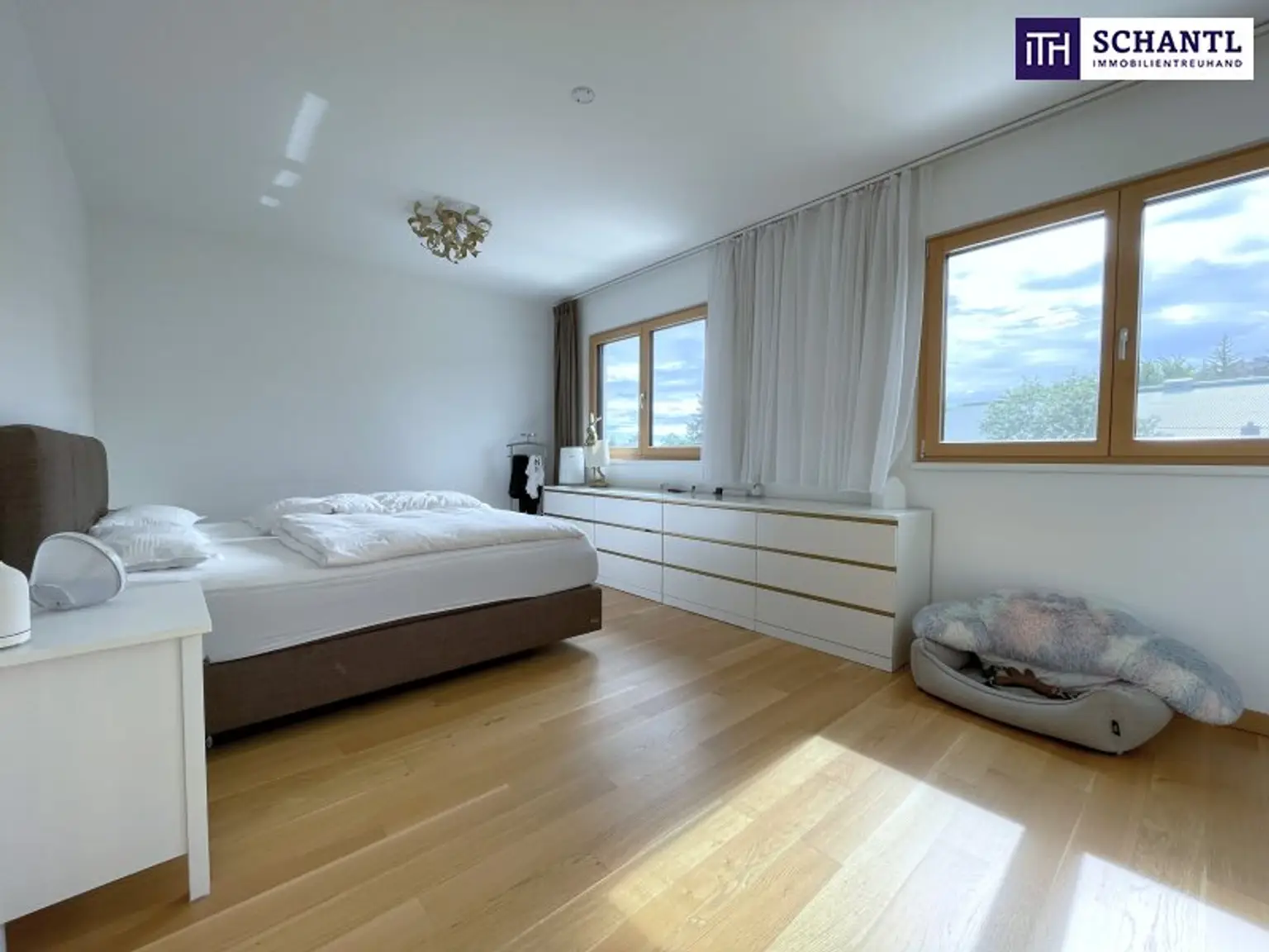 Familienfreundliches Wohnen mit Stil: Sonniges Haus mit Keller, großem Garten, Carport und exklusiver Ausstattung im begehrten Perchtoldsdorf!