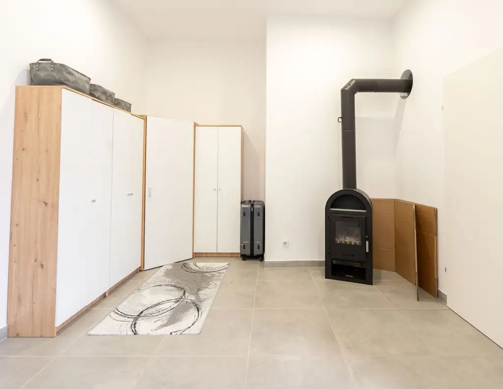 Kapitalanleger aufgepasst: Vermietete 2-Zimmer-Dachgeschosswohnung in Top-Lage von Wels!
