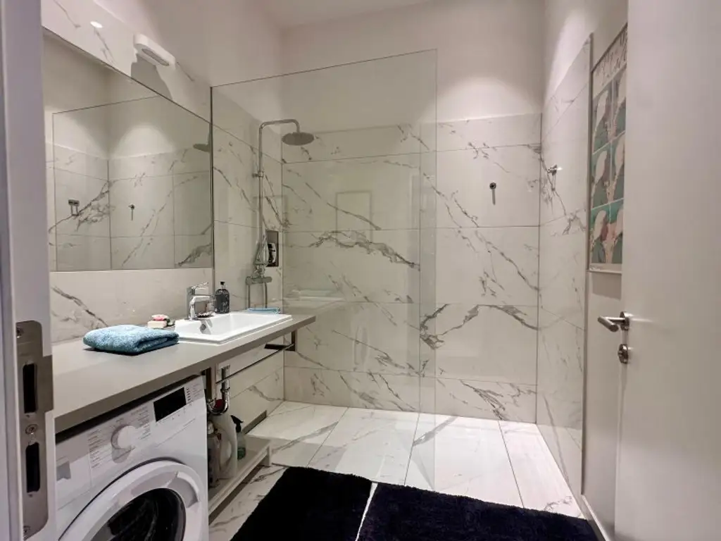 Modern revitalisiertes Altbaujuwel mit Balkon und Grünblick