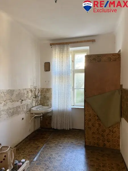 Zeitwandel - Mehrparteienhaus mit Entwicklungspotenzial in Wiener Neustadt!