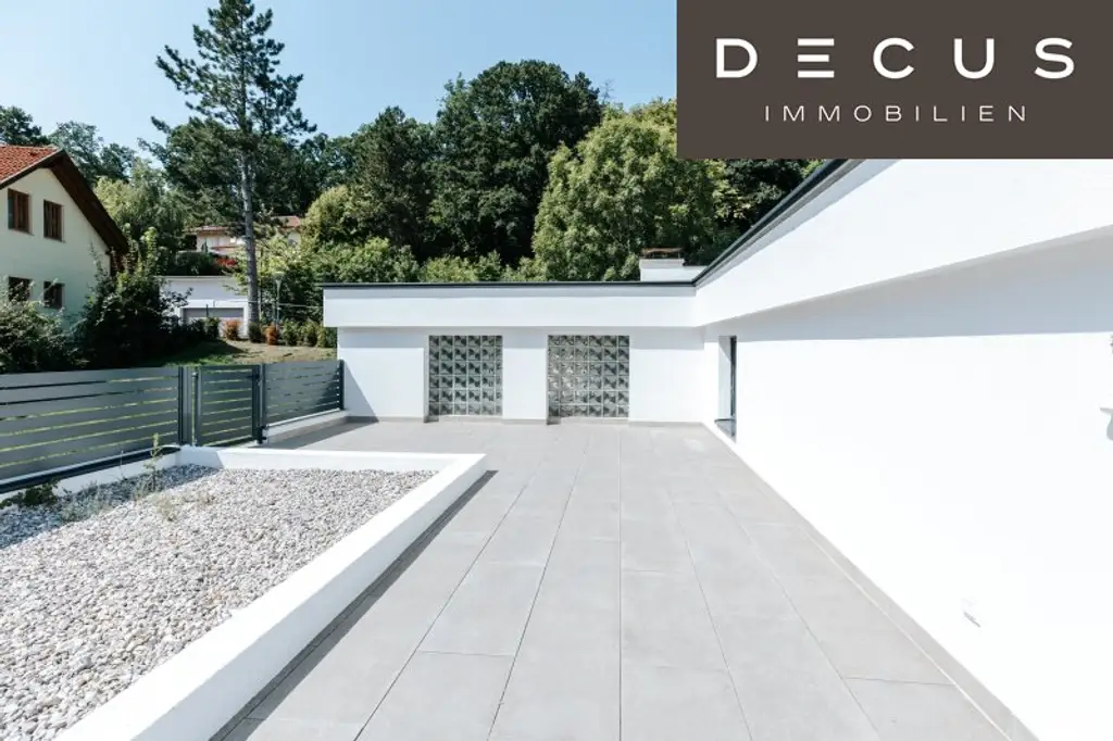 ERSTBEZUG! Luxuriöse Villa mit Sauna und Indoor-Pool!