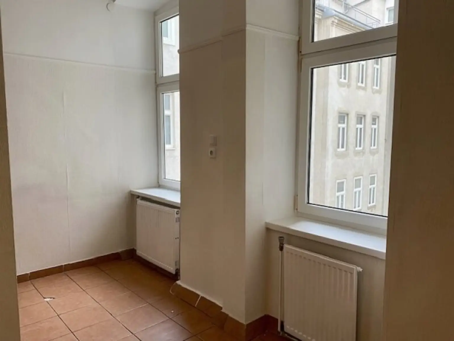 Großzügige 3-Zimmerwohnung in Toplage, Küche mit Küchenzeile, hell, Nähe Reinprechtsdorferstraße (zukünftige U5), Matzleinsdorferplatz S-Bahn!