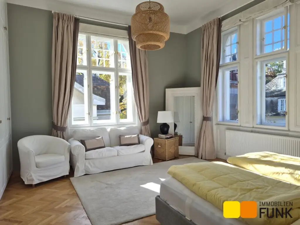 Herrschaftliche 5-Zimmerwohnung mit Balkon