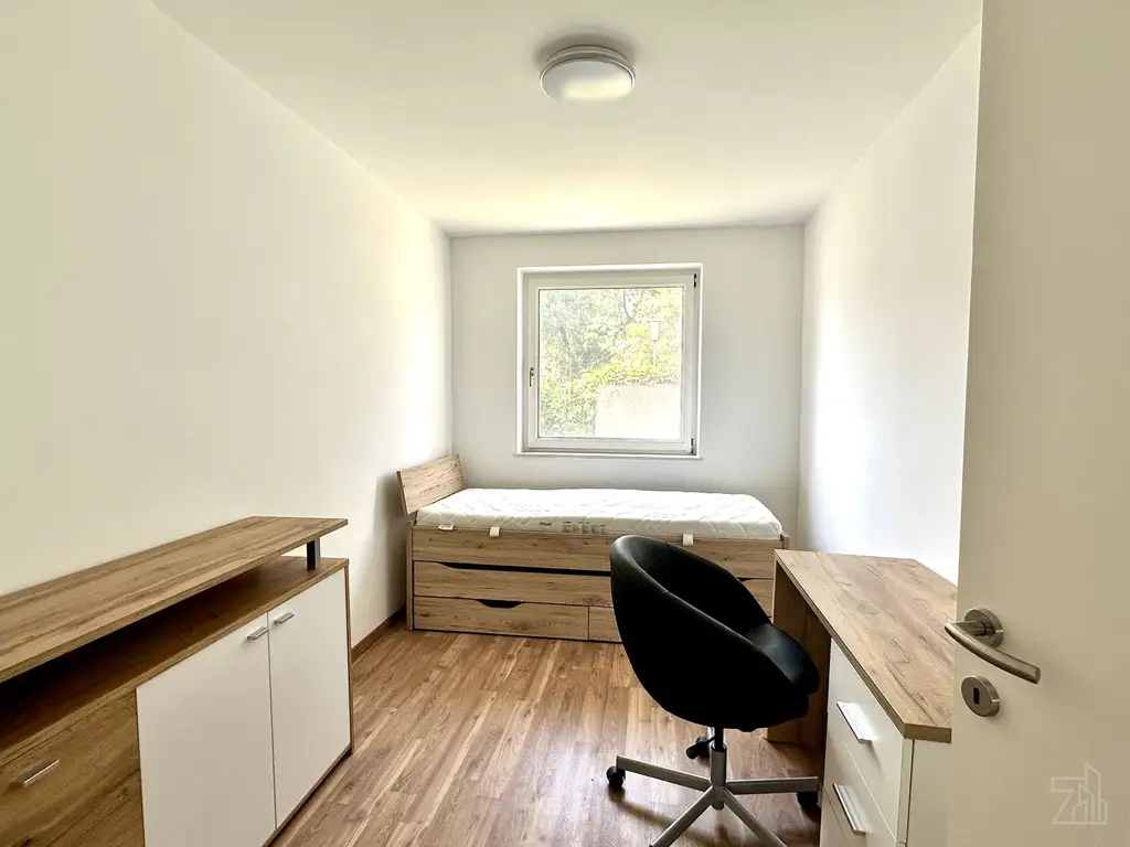 Charmanter Bungalow auf großzügigem Grundstück mit Seeblick