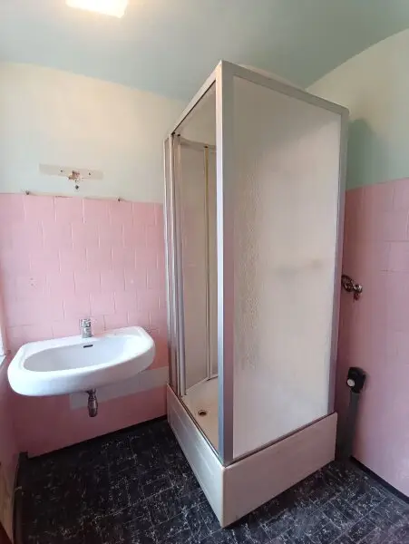 3-Zimmer Wohnung in Bestlage! Sanierungsbedürftig! Nähe Servitenviertel und U4 Friedensbrücke!