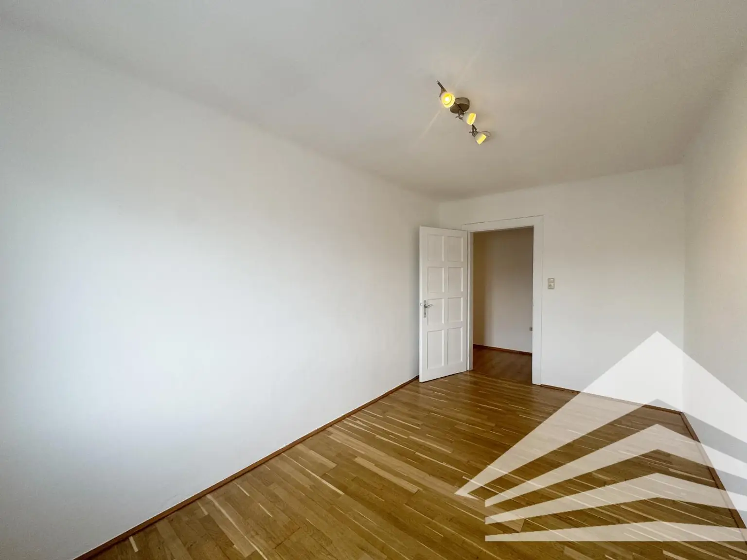 2. Schlafzimmer