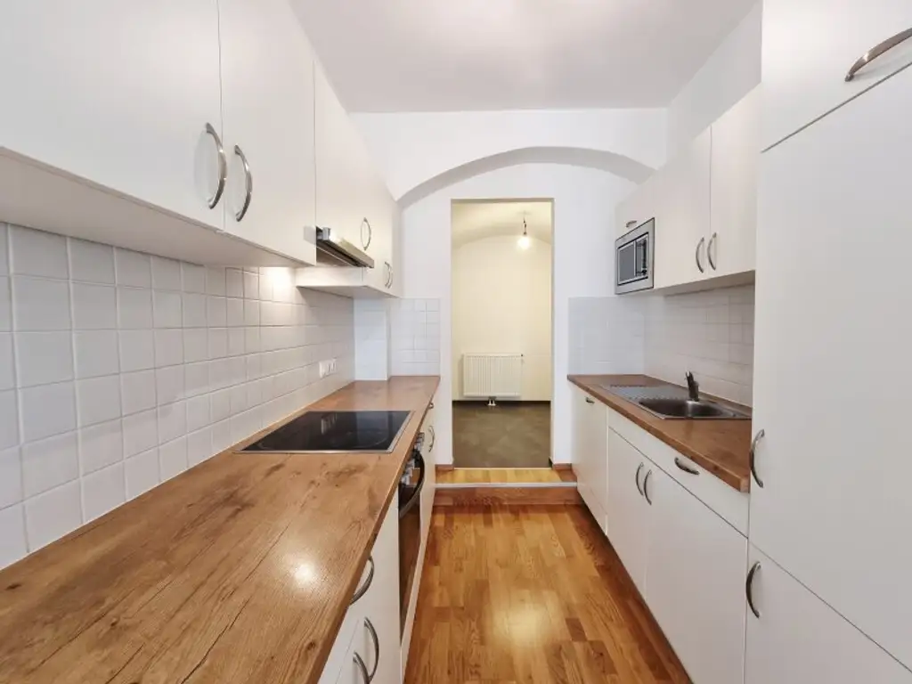 Historischer Charme trifft modernes Wohnen – 2,5-Zimmer-Wohnung in der Rathausgasse