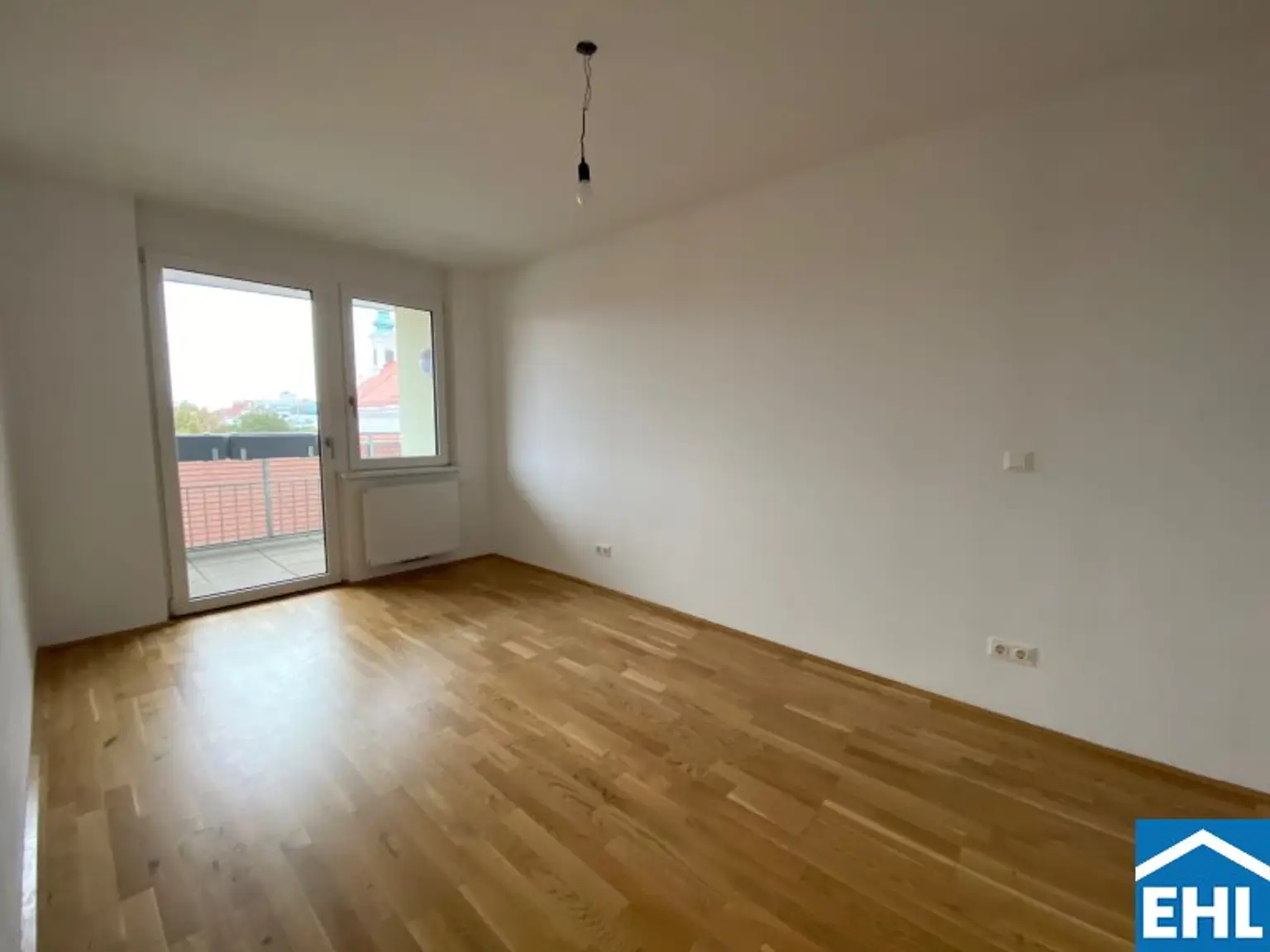2-Zimmer-Wohnung mit Loggia in zentraler Lage