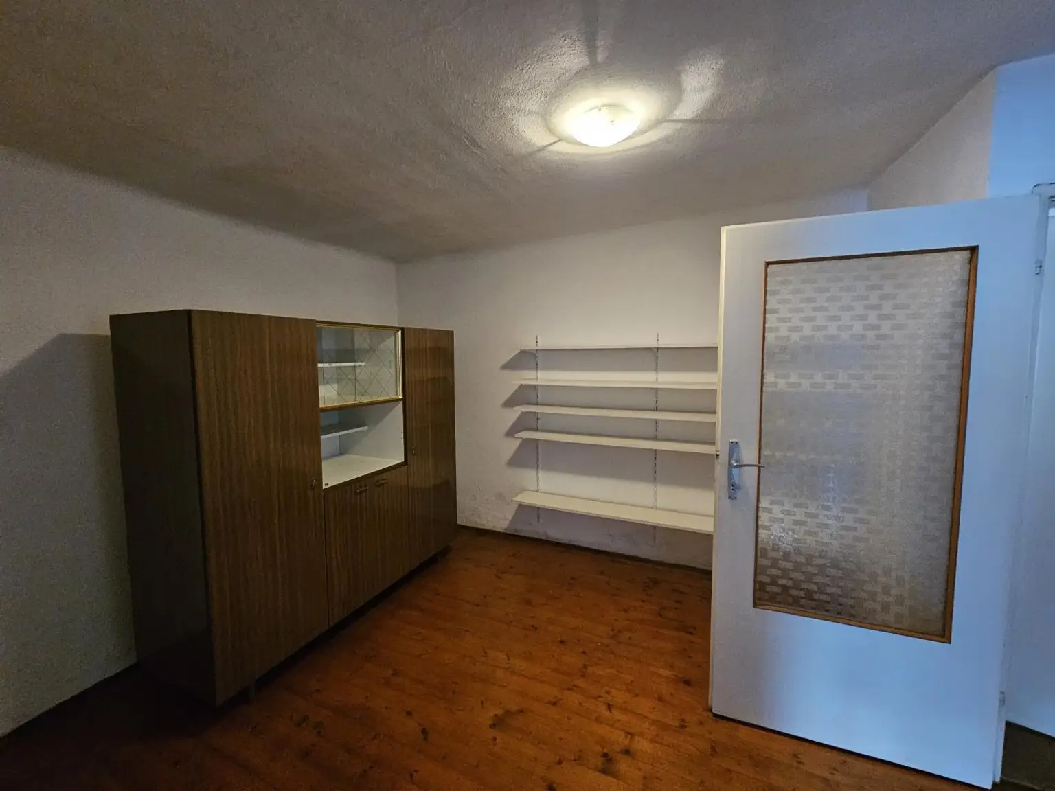 Zimmer Fenster geht in die Veranda (1)