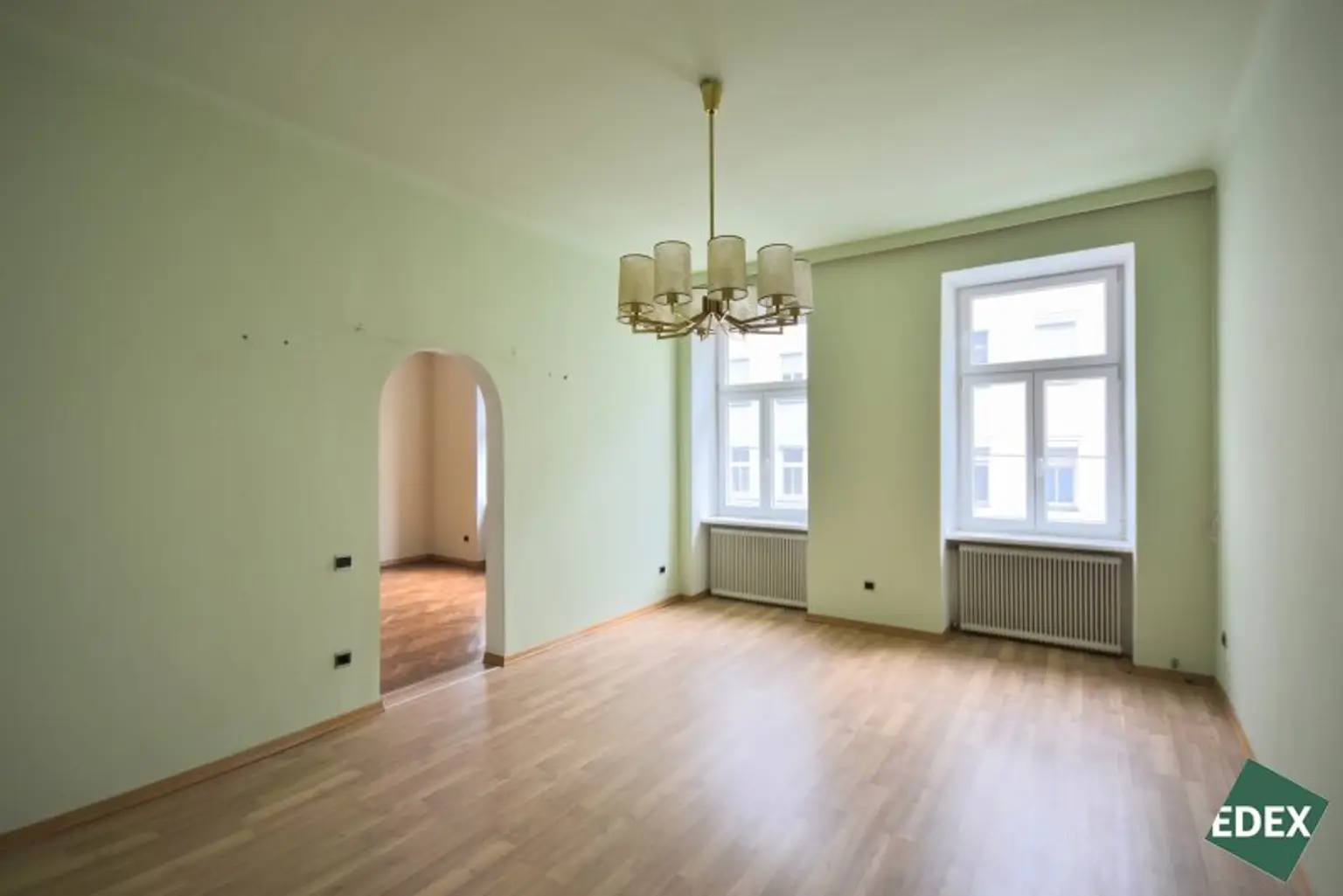 96 m² Altbauwohnung im 1. Stock mit Lift – zum Sanieren